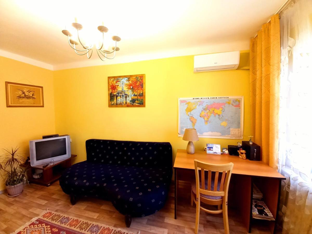 "В Центре Города" Квартира - "Downtown" Apartment 阿拉木图 外观 照片