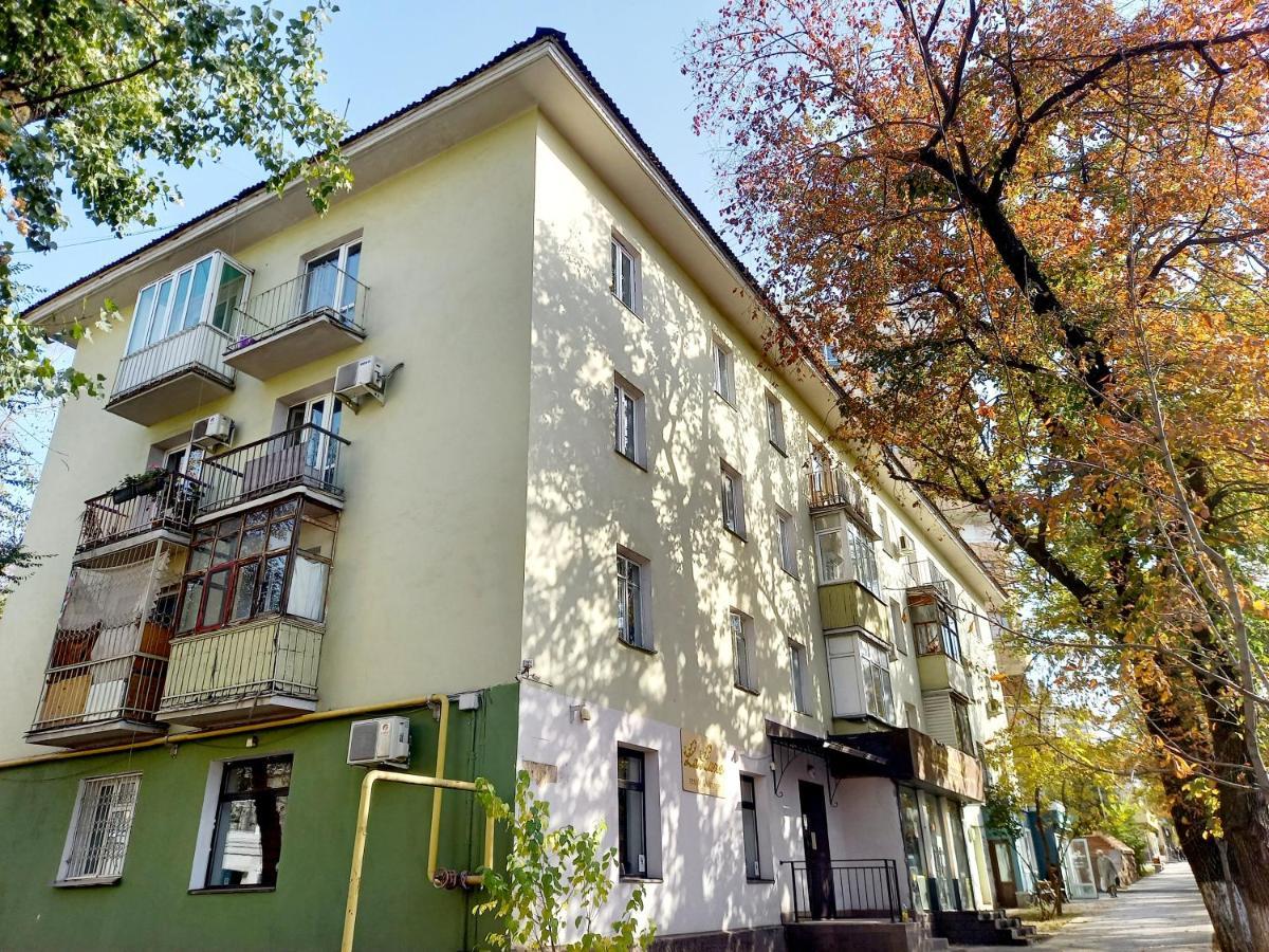 "В Центре Города" Квартира - "Downtown" Apartment 阿拉木图 外观 照片